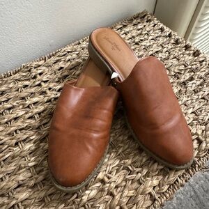 Universal thread mules brown cognac shoe